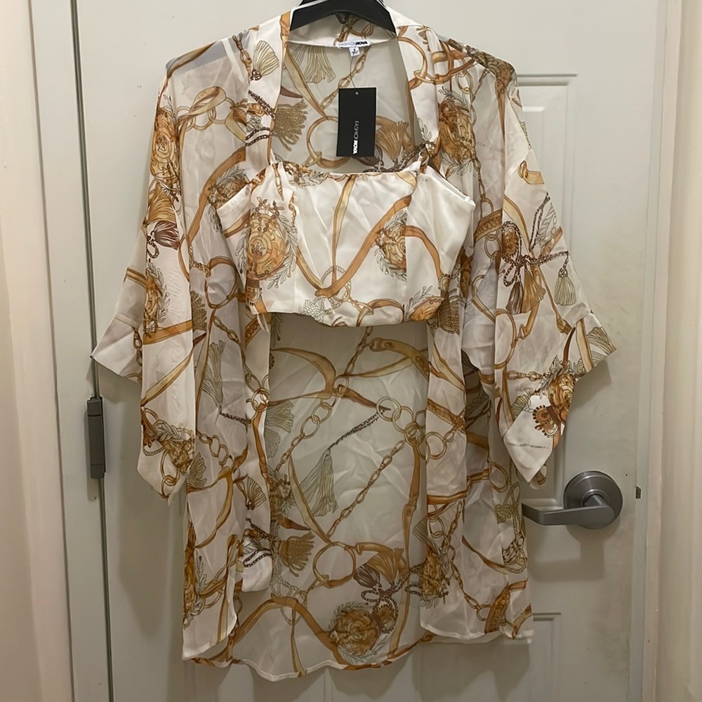 🛍️HOST PICK🛍️FASHION NOVA,NWT Size L 3-pieceTropical short set. 100#%Polyester